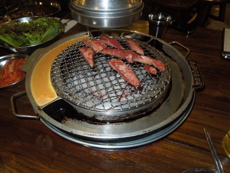 ニキビ跡とクレーターで凸凹の顔、皮膚が死滅してると言われた 私がつるんと卵肌になった方法!